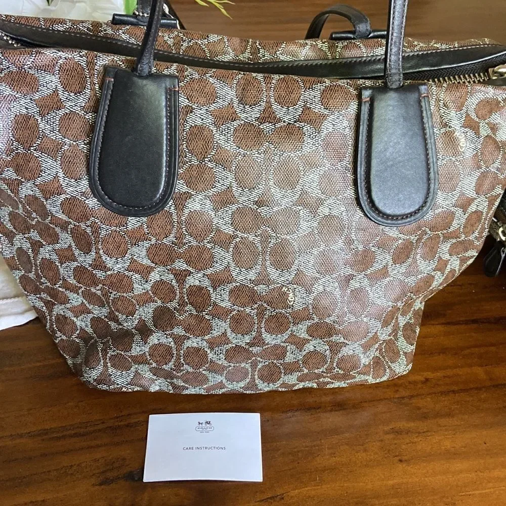 Coach shoulder bag with inside mini bag matching